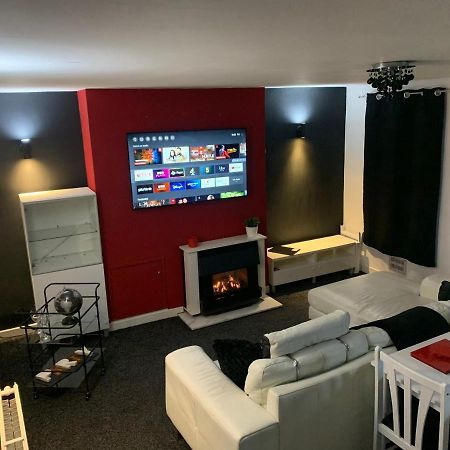 Stylish Apartment In The Heart Of Inverness Exteriör bild